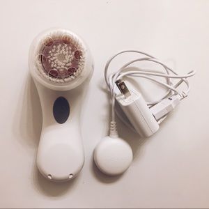 *LIKE NEW* White Clarisonic MIA